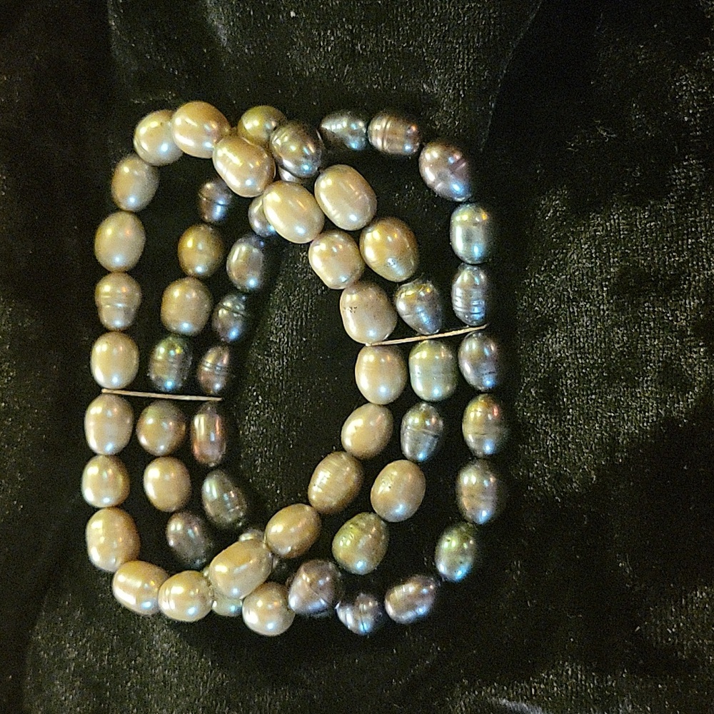 Vintage 3 strand fresh water pearls bracelet
